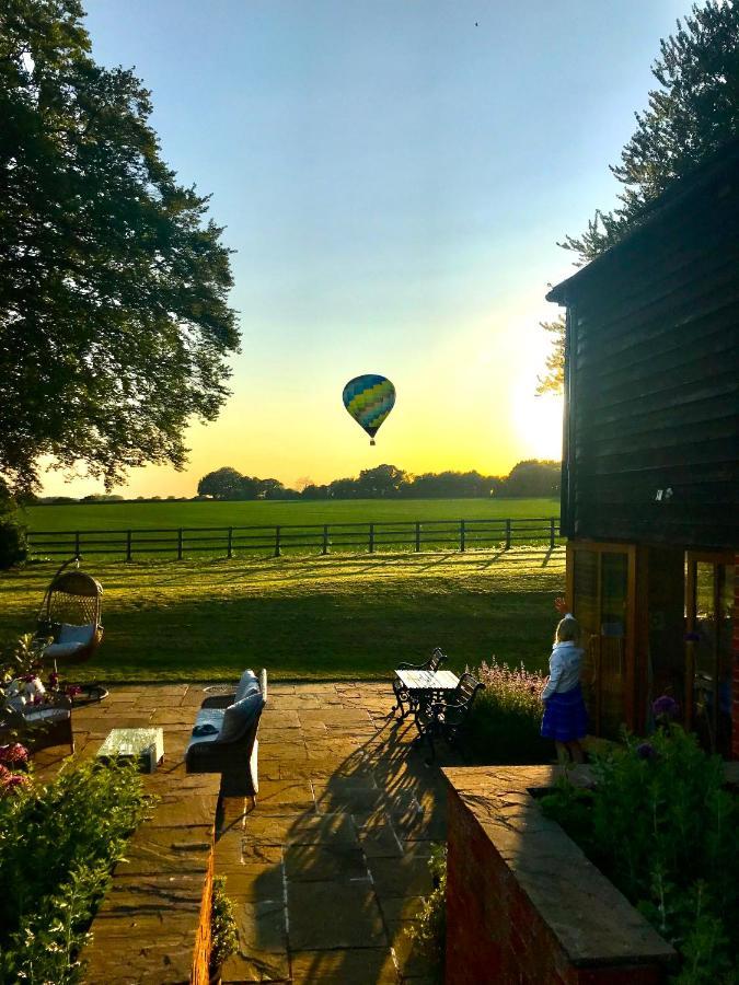 Mulberry Barn Bed & Breakfast Micheldever ภายนอก รูปภาพ